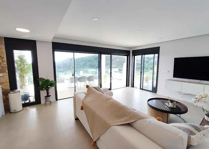 Agora 2-03 Εστεπόνα